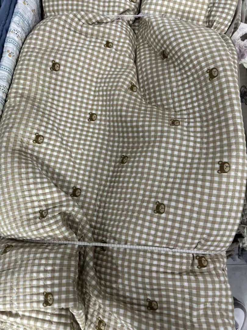 【褐色格格小熊】200*230cm加绒A类 亲肤多功能防滑 可爱  绗缝床盖