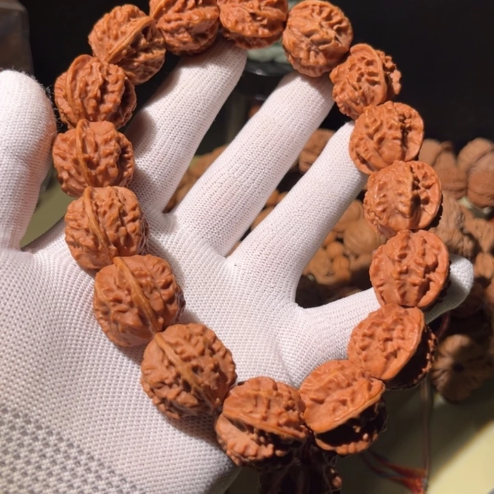 手串文玩核桃……35