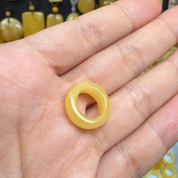 琴***琴蜜蜡未镶嵌珠宝奇石