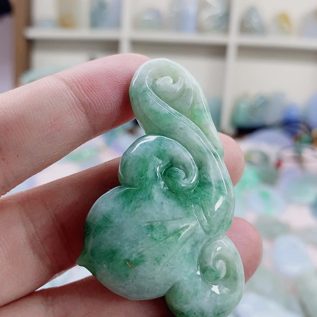 颈饰未镶嵌翡翠天然