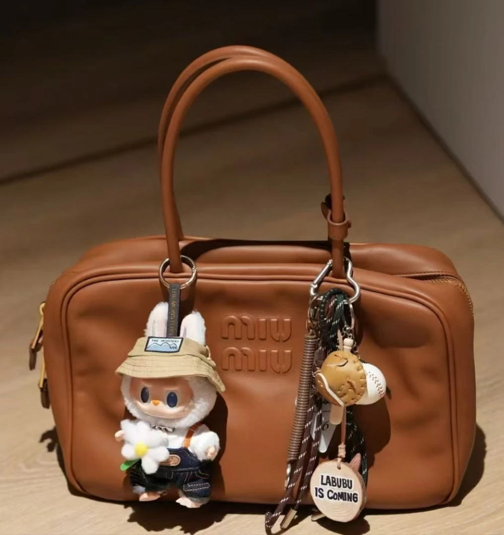 随机高品质包挂一个