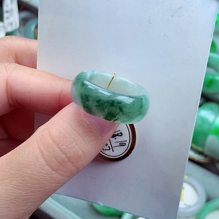 翡翠未镶嵌戒指18.19号