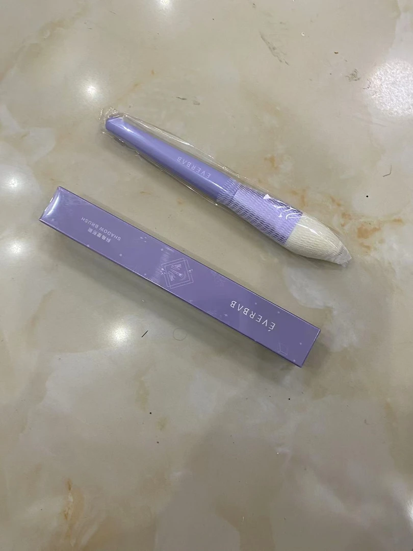 A100-130紫奶紫色化妆刷