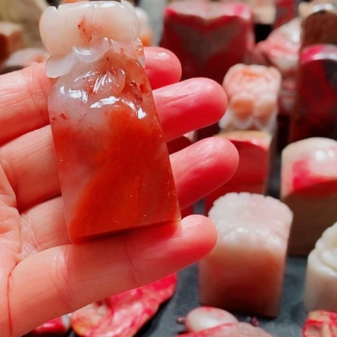 昌化石老性精品红花冻石
