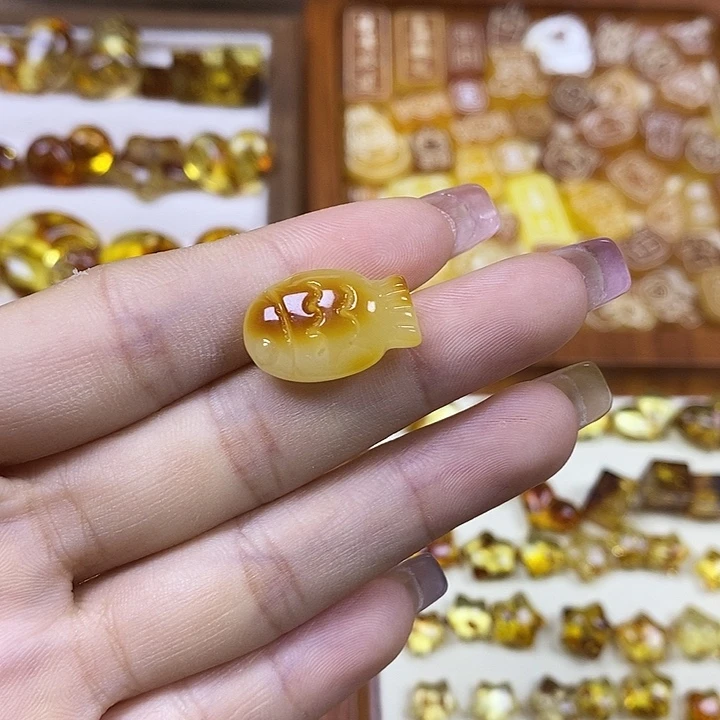 橄榄核吊坠小鱼43