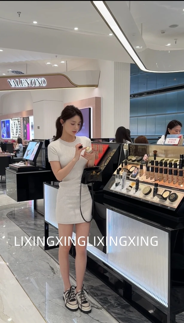 LXX【冰丝提花针织裙】字母显瘦气质时尚夏季修身设计师包臀高腰