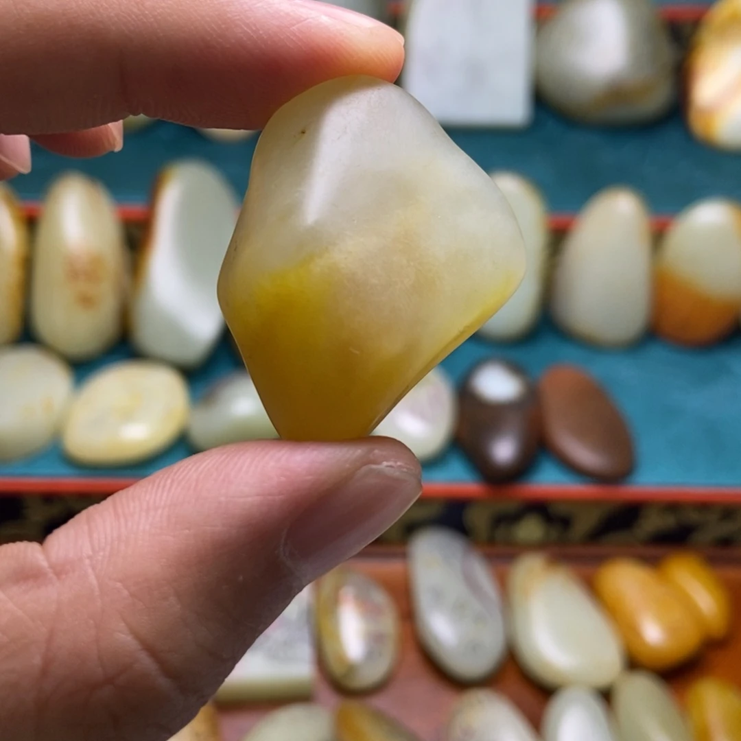 未镶嵌吊坠定制和田玉