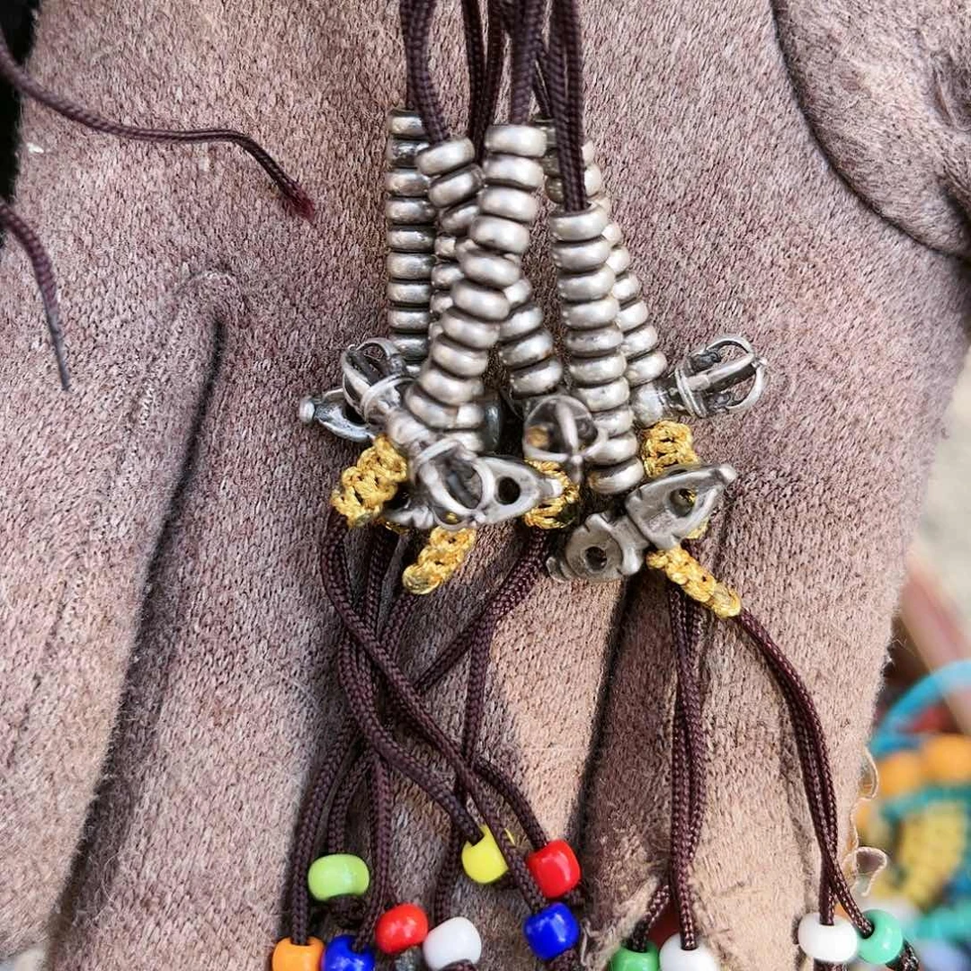 谨****藏地朵朵铜质工艺品