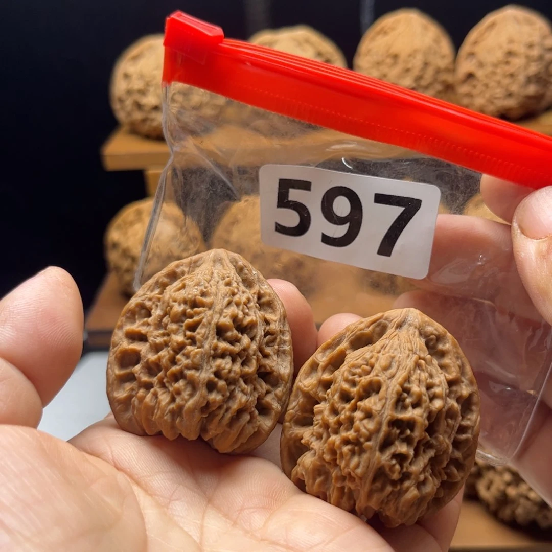 吊坠文玩核桃南疆36