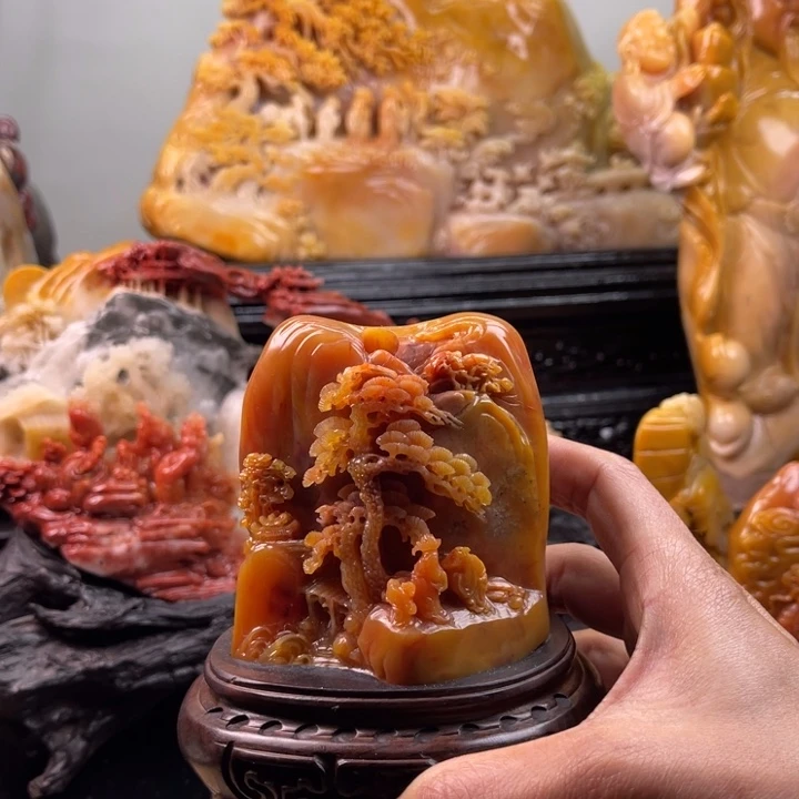 田黄石小*伴香山雅聚摆件