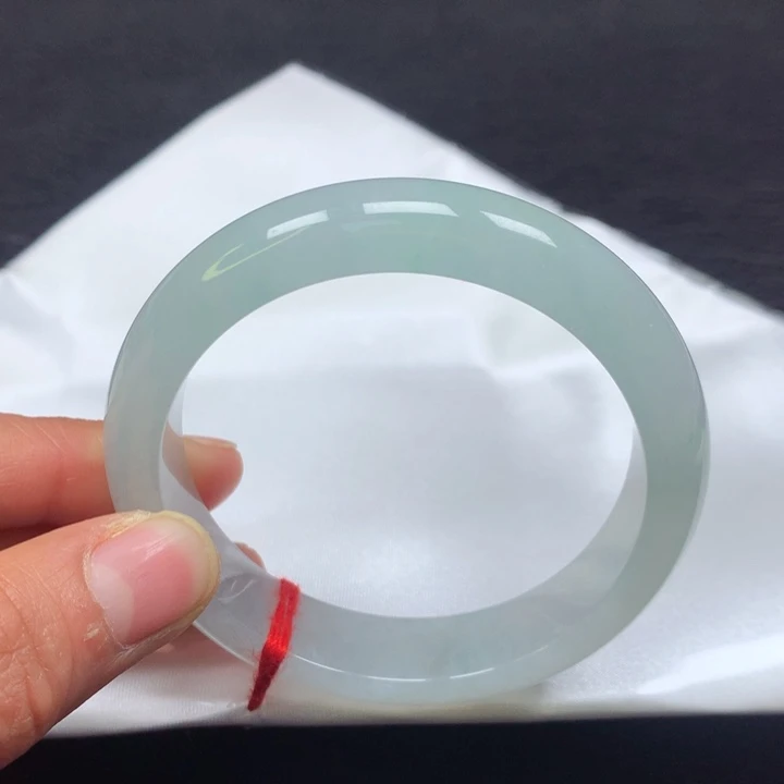 翡翠手镯未镶嵌53圈
