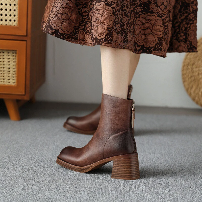 6.5cm复古棕色粗跟短靴女2025秋冬季新款后拉链真皮圆头高跟单靴