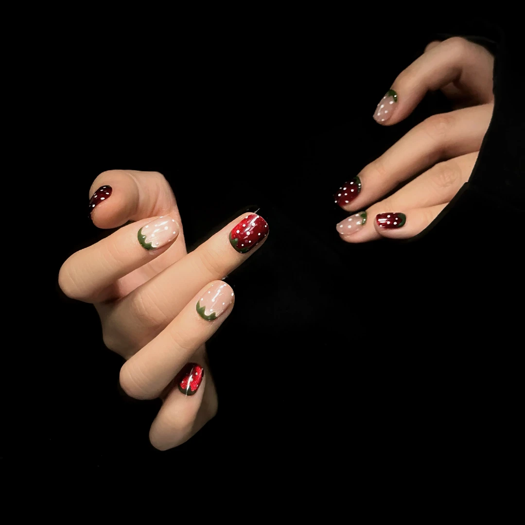 双莓泡泡—Strawberry Magnetic Nail Art 小福手纯手工穿戴甲