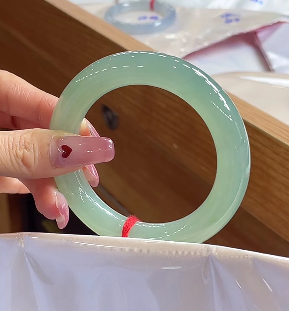 （强推）54-55圈冰晴葡萄肉胖圆圆条翡翠手镯