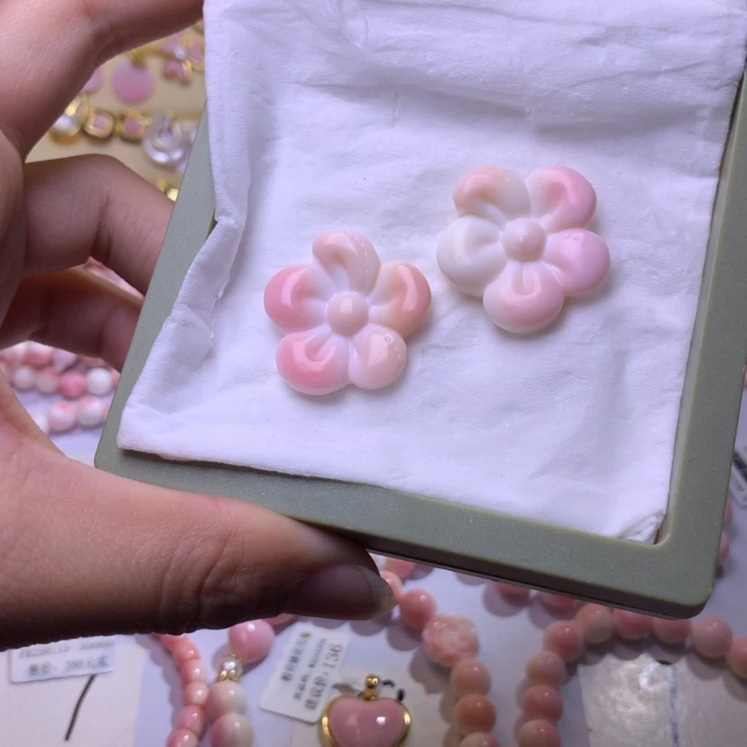 【闪购商品】查罗石颈饰合金福利