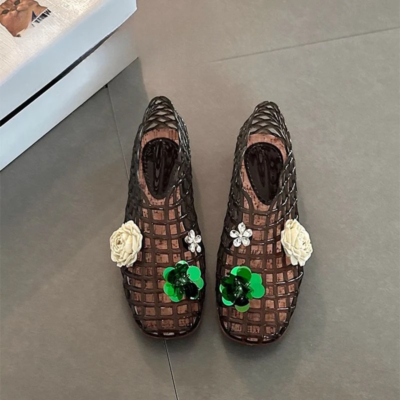 时尚爆款百搭休闲镂空花朵装饰包头凉鞋女鞋2025夏季亮片花朵洞洞