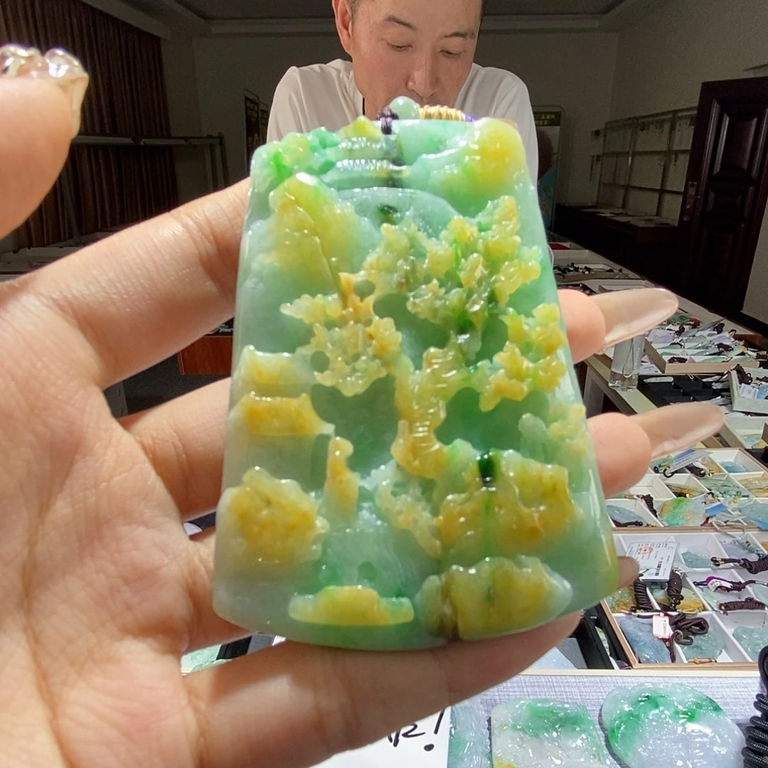 翡翠未镶嵌颈饰翡翠