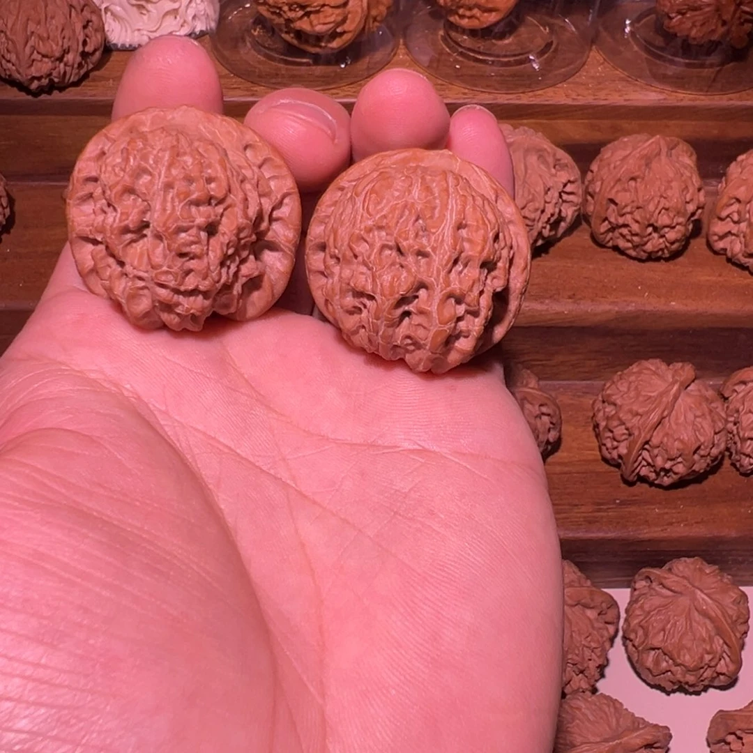 文玩核桃把件36尺全品血麒麟