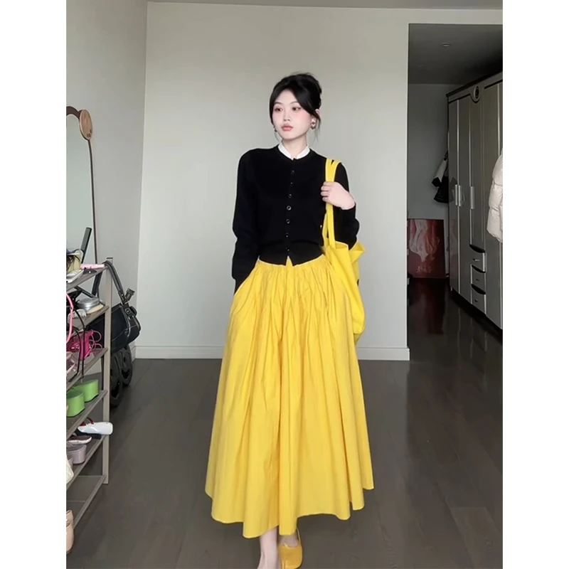 MARIE.COCO多巴胺穿搭秋季新款黑色长袖针织衫上衣黄色半身裙套装