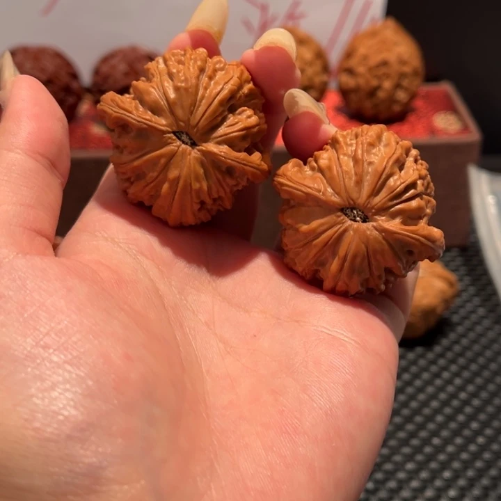 柠***酸吊坠文玩核桃磨盘