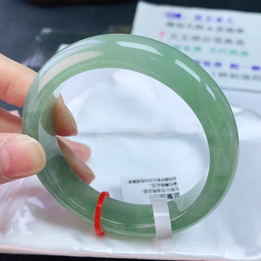 翡翠手镯未镶嵌田***i56圈