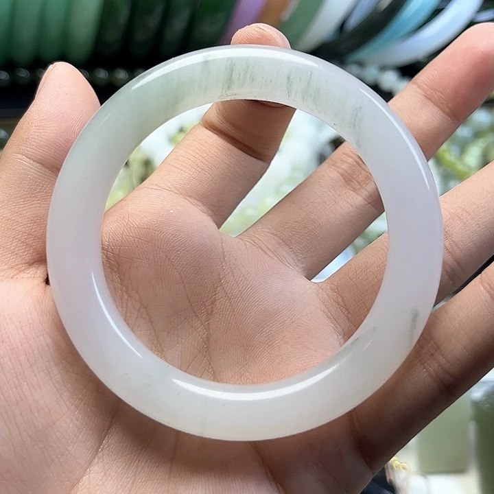 未镶嵌手镯石英质玉