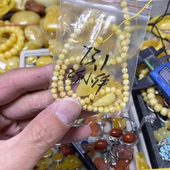 未镶嵌蜜蜡裸石多样性发货