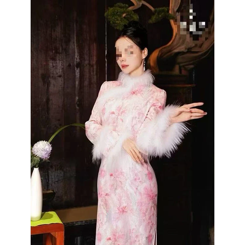 Z 1529   粉色   晕染 【晚晴粉】一字扣  毛领  旗袍