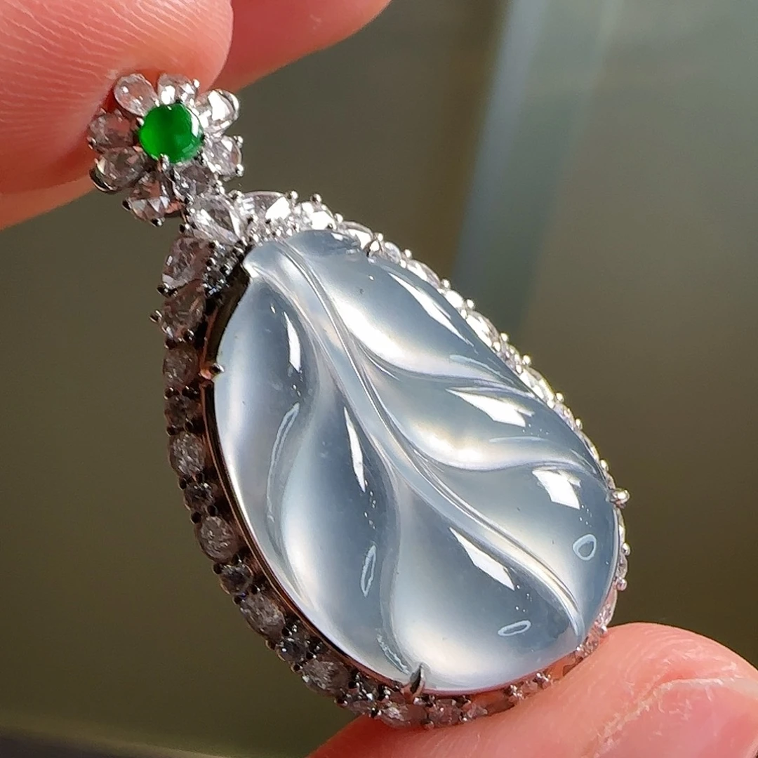 翡翠18K金镶嵌颈饰天然翡翠