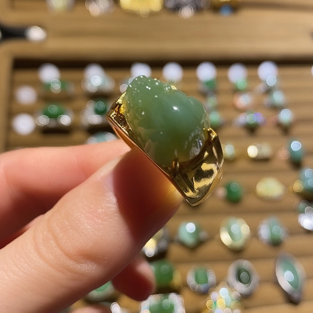 和田玉未镶嵌戒指