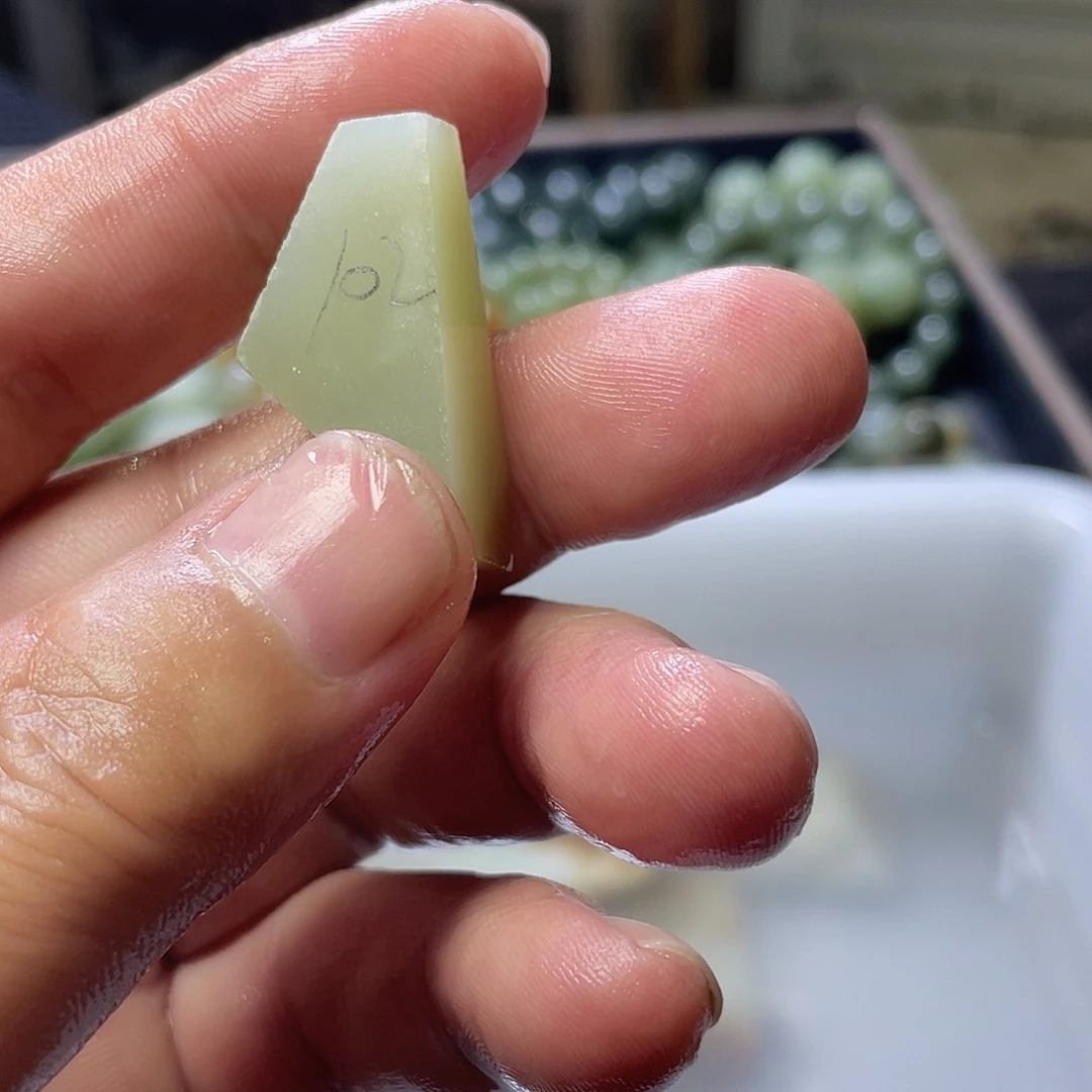 和田玉（糖玉）未镶嵌珠宝半成品