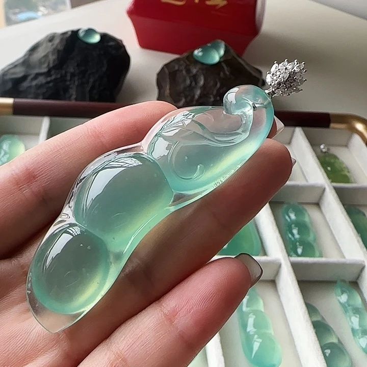 平***生岫玉未镶嵌颈饰岫玉