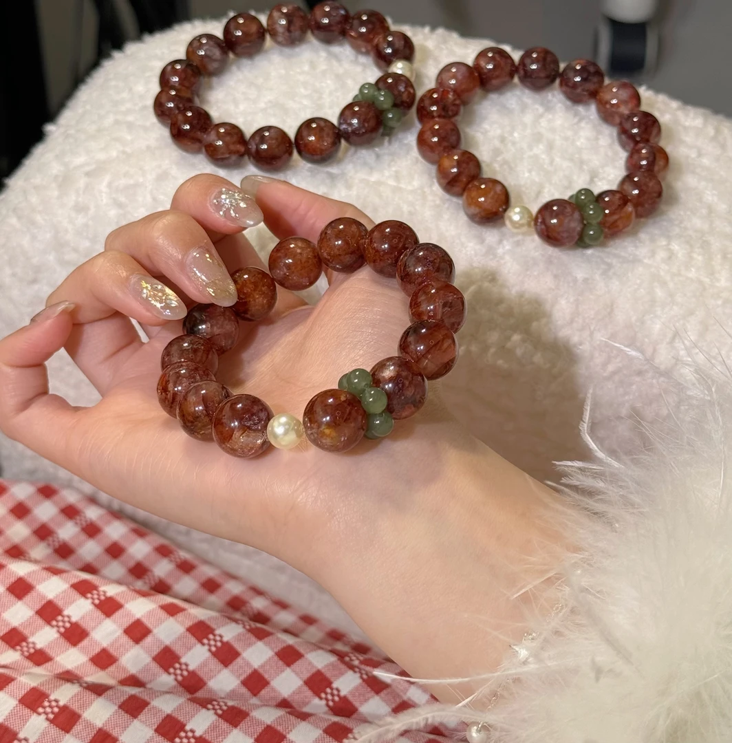 D93《红茶》14mm红胶花手串