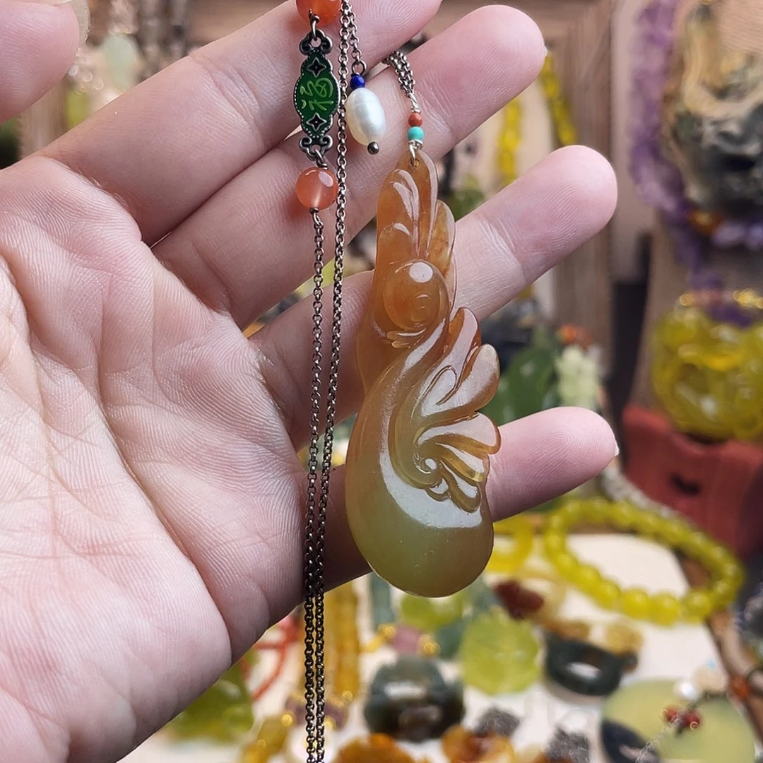 未镶嵌蛇纹石玉吊坠