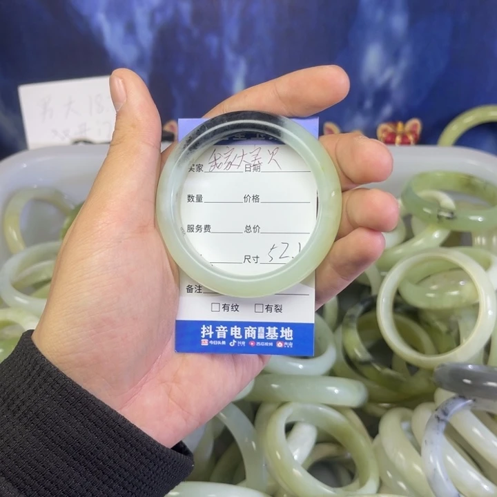 蛇纹石玉手镯未镶嵌我***贝