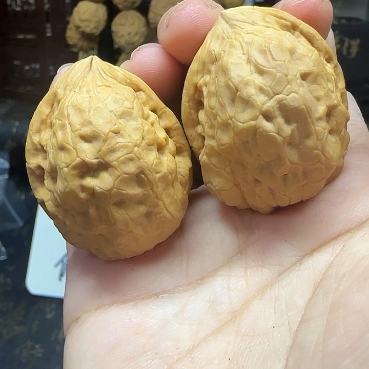 文玩核桃吊坠异性黄金叶38