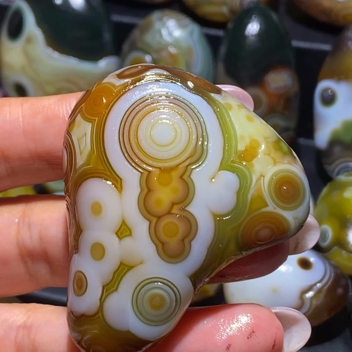 玛瑙/玉髓未镶嵌珠宝奇石90