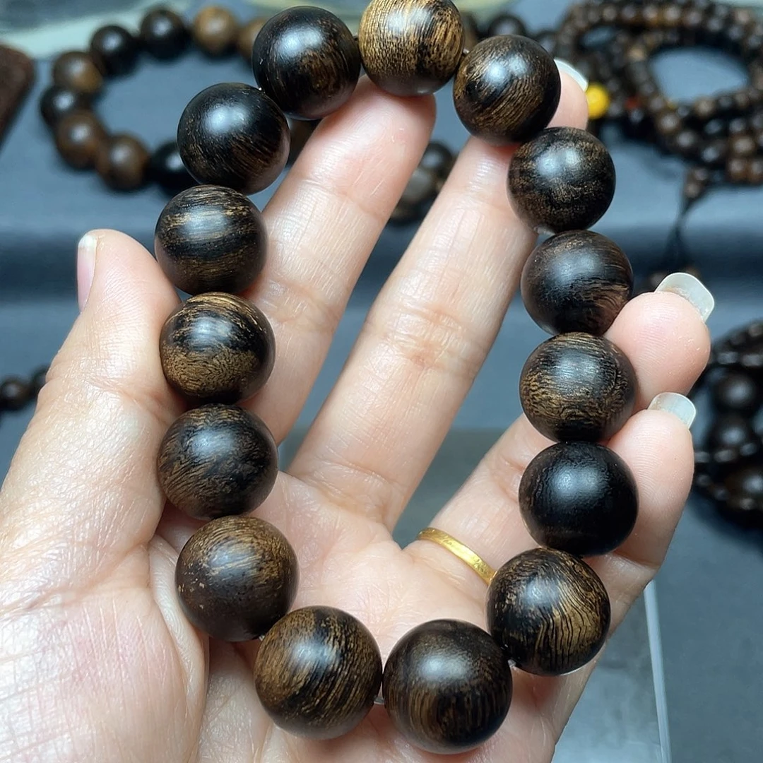 沉香手串白棋瘤疤1.5