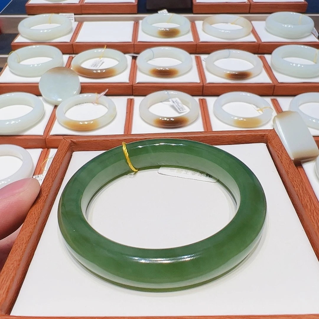 和田玉未镶嵌手镯白猫冰碧玉