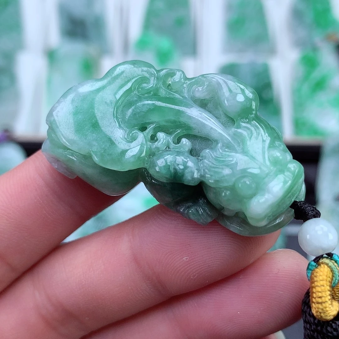 翡翠颈饰未镶嵌翡翠吊坠