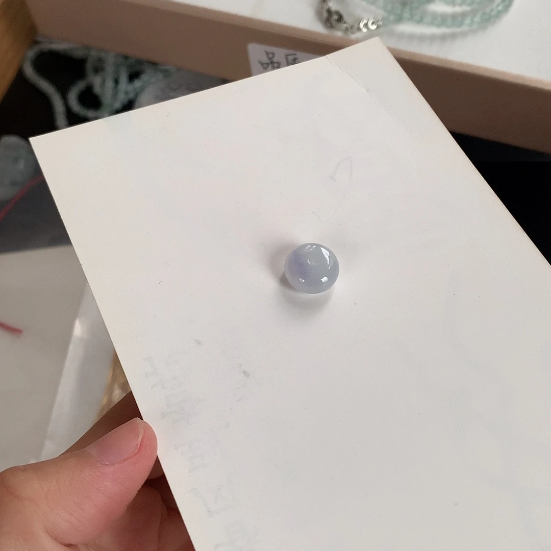 翡翠未镶嵌颈饰鼓珠