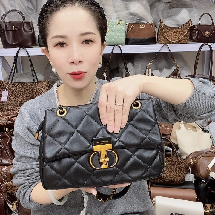 蚕丝小牛剖层皮革PU