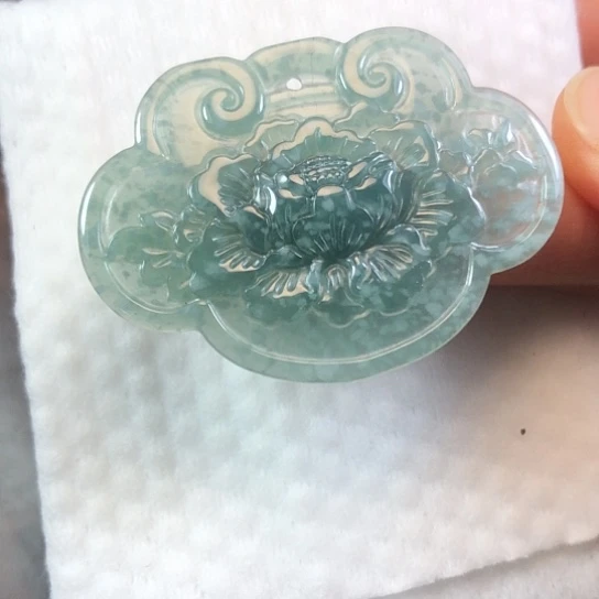 翡翠未镶嵌颈饰缅甸A货，每天下午1点半开播