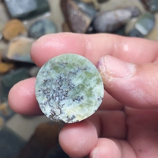 用***7岫岩河磨玉（透闪石质玉）未镶嵌挂件