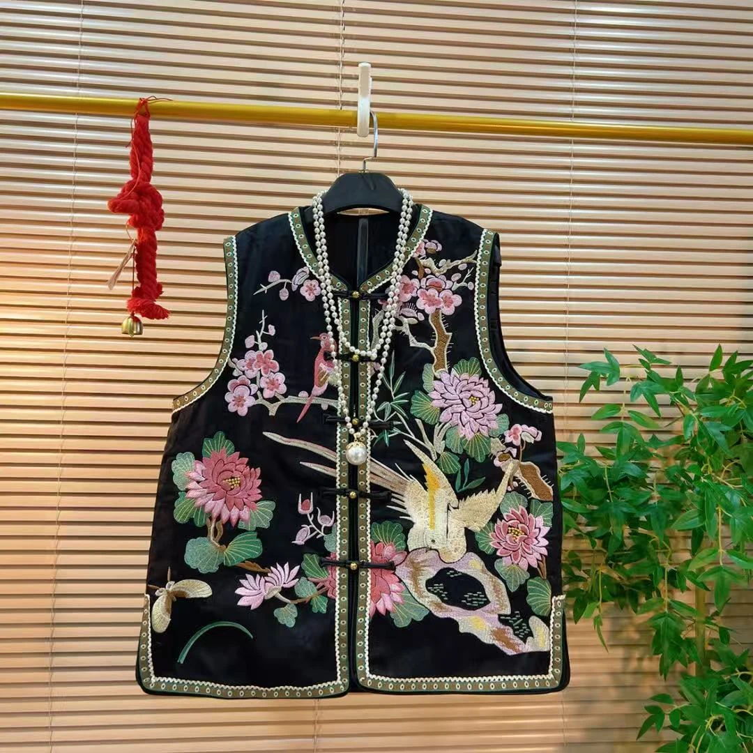 胖YY2025冬季新款新中式国风坎肩文艺复古显贵刺绣加棉马甲打底衫