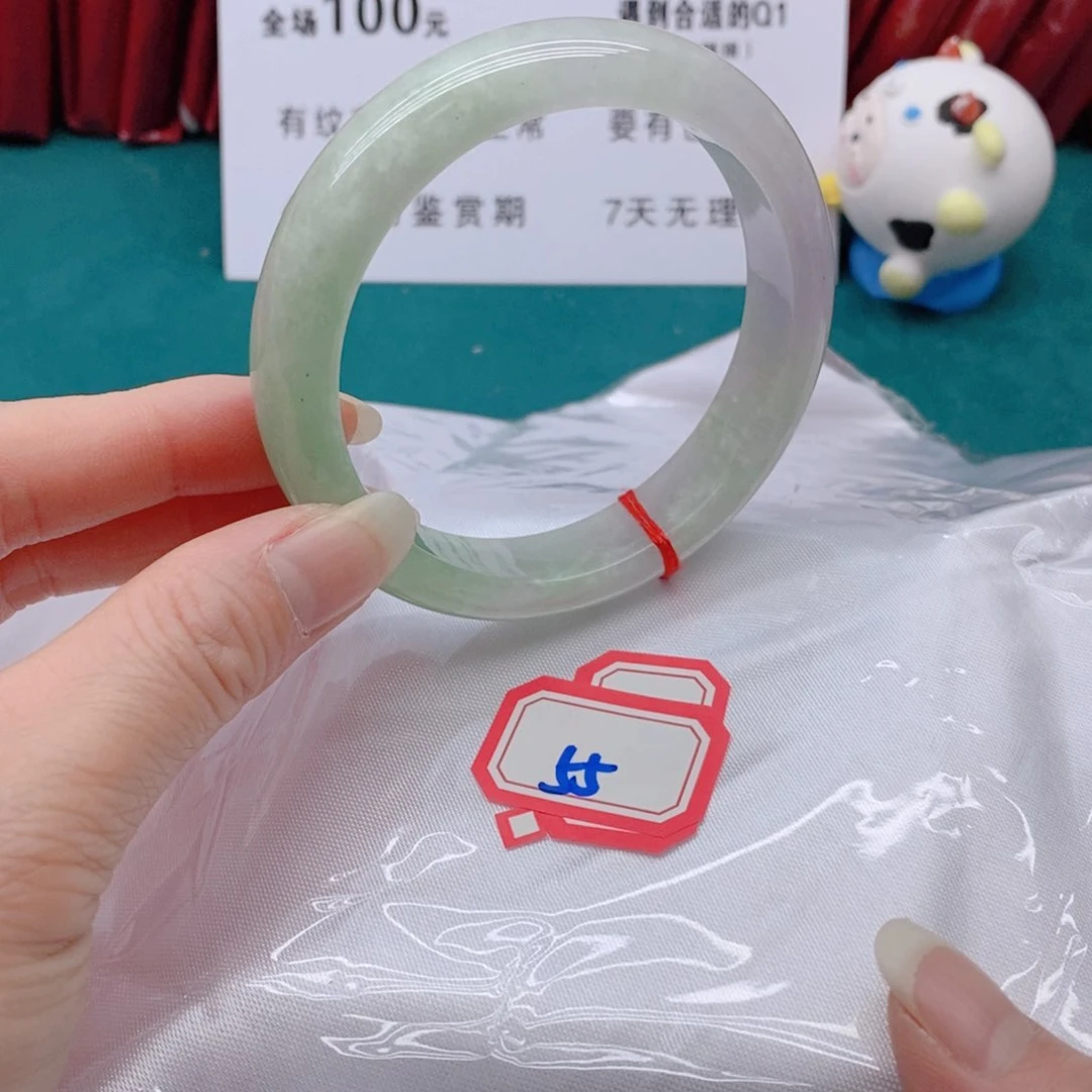 翡翠手镯未镶嵌洋**人55555555