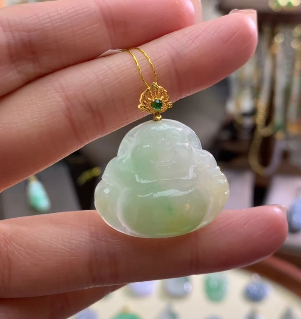 天然A货翡翠吊坠