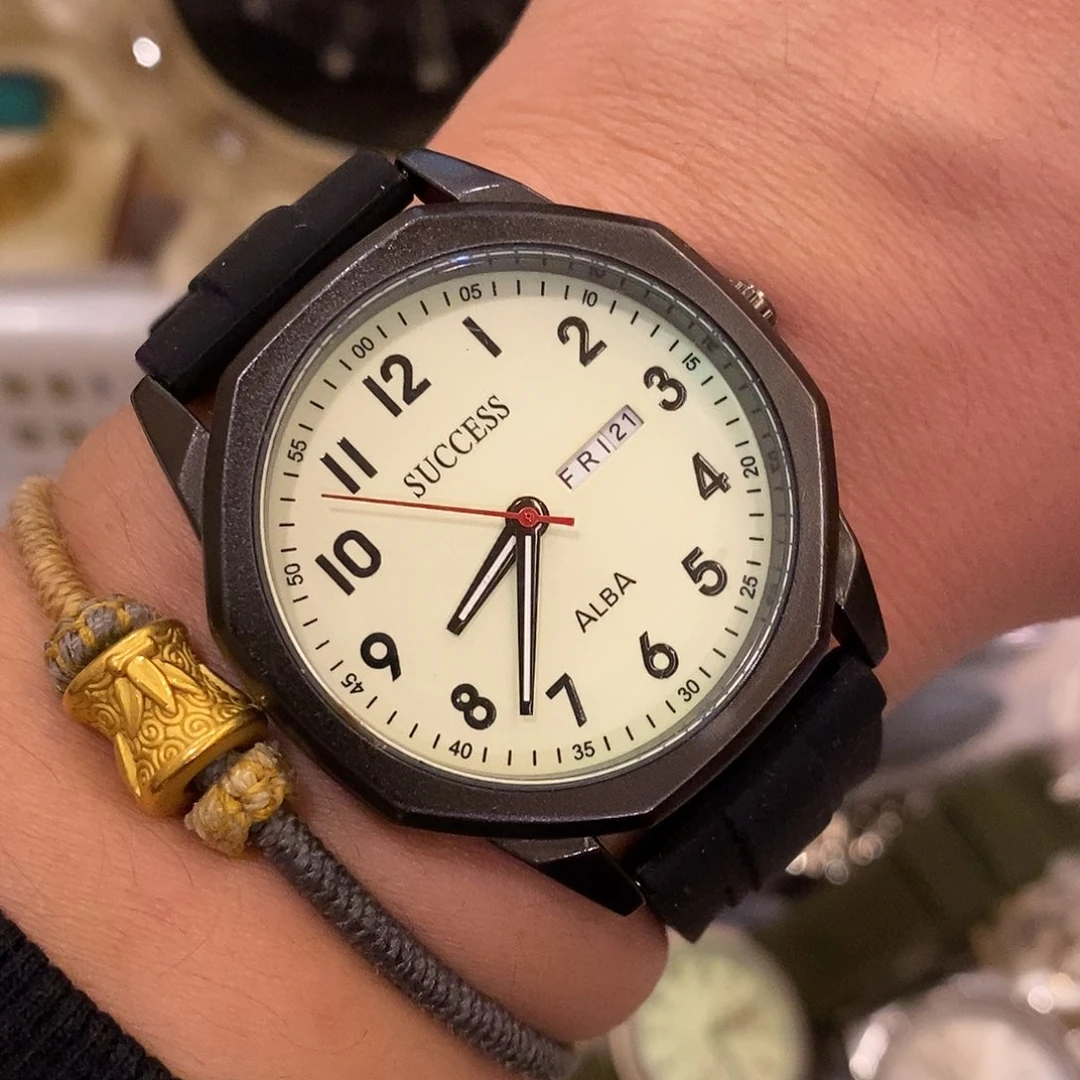 精钢精工雅柏小灯泡腕表