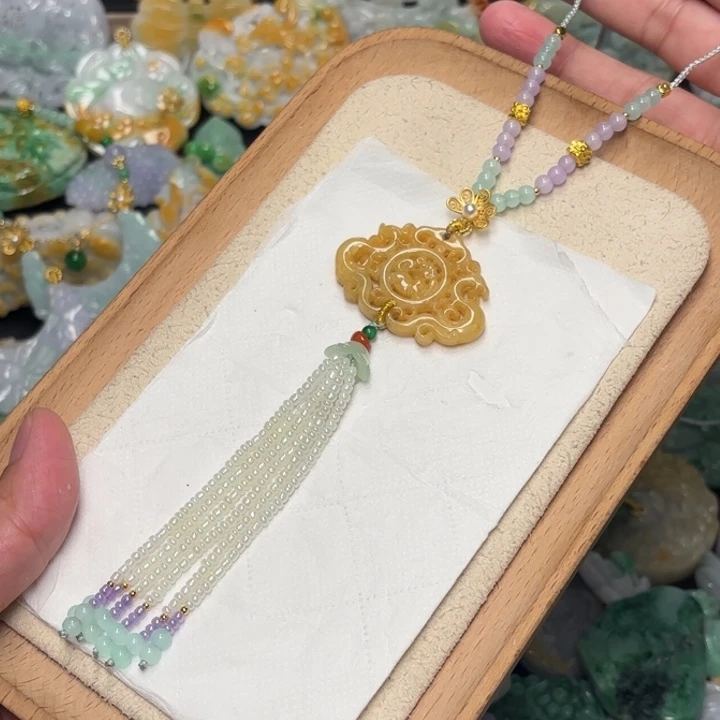 翡翠颈饰未镶嵌吊坠