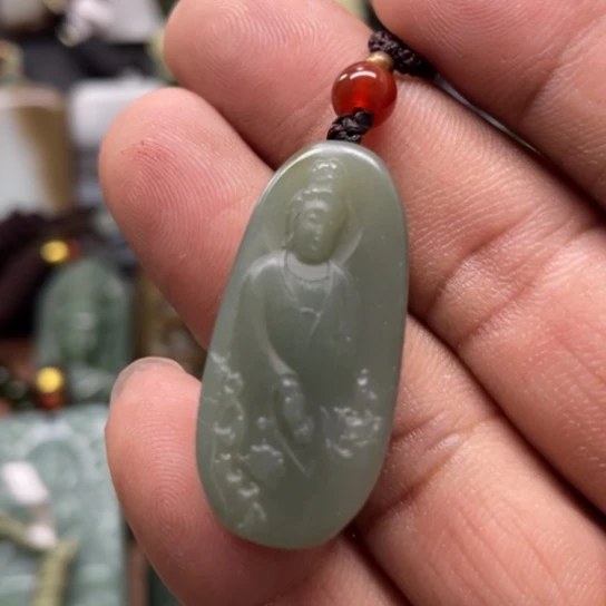 和田玉颈饰未镶嵌